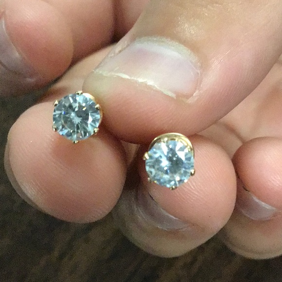 Diamond earrings - Picture 1 of 1